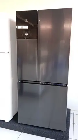 você gostaria de uma geladeira assim? 😍 Me conta nos comentários  #geladeira #electrolux #geladeiratresportas #multidoor 
