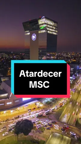 Los #ultimos #rayos del #sol en un #atardecer #hermoso..!! . . @Las Brisas Centro Comercial @Mercantil Santa Cruz @MulticineBolivia #boulevard #hyperlapse #city #timelapse #bolivia #santacruz #gladysmoreno #elay #autopista #arquitectura #diseño 