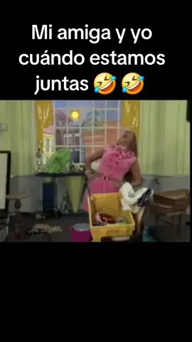 si somos 🤣 🤣 🤣 #amigas #lafamiliapeluche #federicapeluche #martina #juntas #risas #humor #fyp #viral #tiktok #amigas🤞🏻💕 