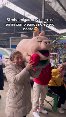 Mas amistades así 😍😍🥹 #peru🇵🇪 #TukiTukiBandaShow #amigas #fiesta #serenata #flores #palpa #huancayo #losolivos #payasotukituki 