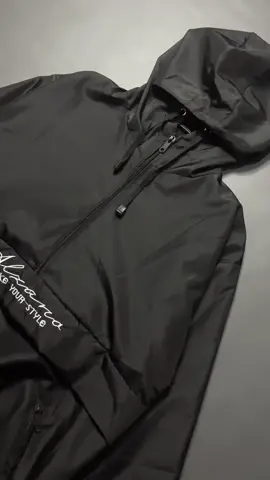 yang hitam memang menggoda🤪        #jaket #jaketparasut #jaketpria #rekomendasijaket #spilloutfit 