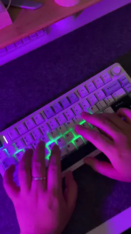 Rgb on this keyboard goes crazy #gamingkeyboard #customkeyboard #aulaf75 #epomaker #mechanicalkeyboard #keyboard #customkeyboard #budgetkeyboard #budgettech #bestbudgetkeyboard #budget #keyboardreccomendation #GamingSetup #crocatech #gaming #pcsetup #TikTokShopDealsforyoudays #dealsforyoudays 
