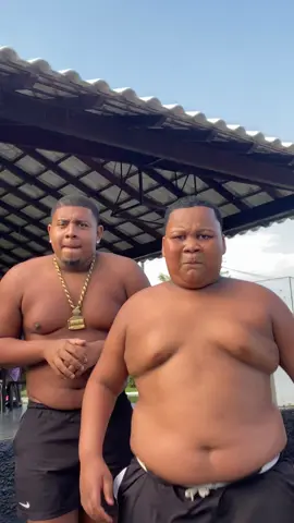 Recebeu amor.🥰🫀🌪️✍🏽👊🏾👻⚔️🚨 aff#jogadademao🍏🏄🖐🏽🎰 #reidajogada👑 #rlkdosmenozin🎰🐻7️ #gordinhometedança #