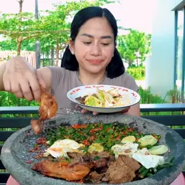 Mukbang sambal leunca (Yt:Farida Nurhan) #faridanurhan #samballeunca #menusundaan #bikinngiler #fyp #mukbangvideo #mukbangasmr #mukbangeatingshow #mukbangindonesia 