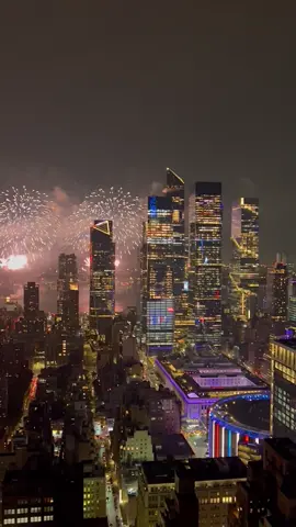 @Macy’s 4th of July Fireworks 2024 🎇 #NYC #NewYork #NewYorkCity #fyp #foryou #4thofjuly #independenceday #foryoupage #happy4thofjuly #fourthofjuly #usa 