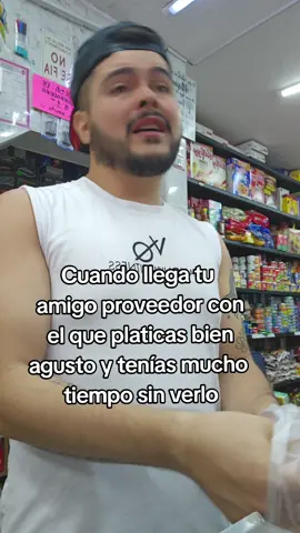 Cuando llega tu amigo proveedor que tenias mucho sin ver #tiendadeabarrotes #tienditadelaesquina #tiendita #tienda #estebaneltapatio #abarrotes #abarroteros #loquecallamoslostenderos #abarrote #proveedores #proveedor #proveedoresmayoristas 