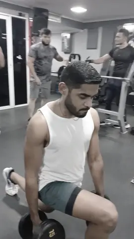 Cuerpo en construcción 🚧  #gym #body #training #sports  #gymrat #venezuela🇻🇪 #maracaibo #Fitness #entrenamiento 