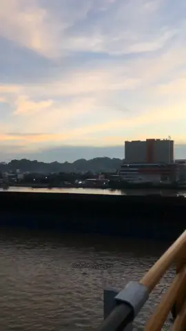 lengkap penderitaan 🤣  #banjaraboy #storybanjar #qoutesbanjar #utuhhungang99 #fyp #lajarampunya #masukberanda #balangan #hulusungai #samarindakaltim #karangasampride #storytime #masukfyp #capcut 