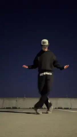 lets dancee 😭🔥 (dc me) #fyp #dance #trend 