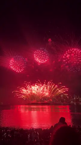 slow dancing in the dark 🙂#fireworks #joji #city #night #fyp #xybca #slow #dancing #in #the #dark @sophh ᡣ𐭩 