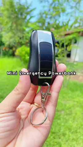 Dual Plug 2 in 1 Portable Keychain Rechargeable Emergency Powerbank For Type-C/Lightning #minipowerbank #miniemergencypowerbank #carkeypowerbank #emergencypowerbank #clychestiktokshop #clyche #fyp #trend 
