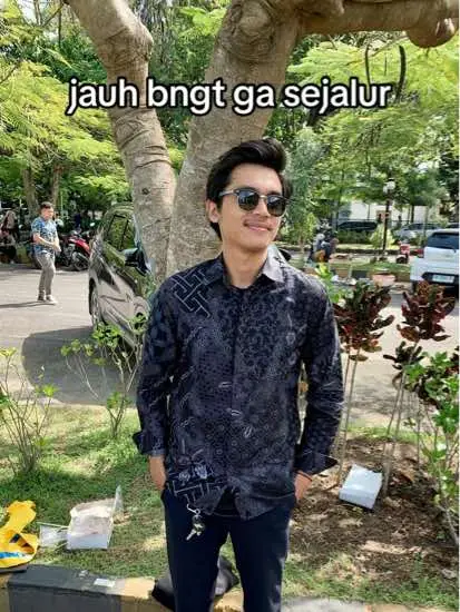 enaknya menghayal wkwk