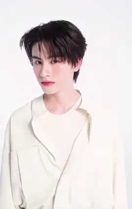 Rockstar ✨⭐️ | @AA BUS | #aaashirakorn #เอเอ #aa #เอเออชิรกรณ์ #busofficial #aabusbecauseofyouishin #busbecauseofyouishine #rockstar #elledgtxbus7 #ellethailand 