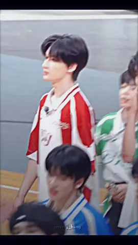 damn xiaoyu is gentle asf😭 #yuyuhan #余宇涵 #chenjunming #陈俊铭 #tffamily_3rd_generation #tffamily_4th_generation #tffamily🇨🇳💫 #tf家族练习生🤴🌷 