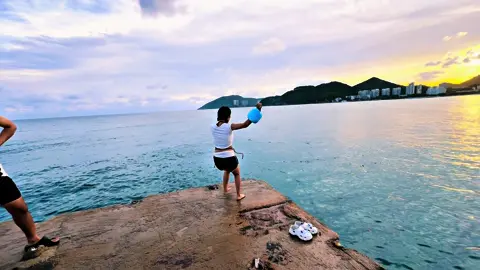 Không khí sôi động. Tuổi trẻ năng động vượt quá giới hạn của bản thân. Trải nghiệm thôi #vitaminsea #dulichvietnam #dulichbien #dulichtrungquoc