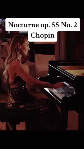 Musique très intime - Nocturne op. 55 no. 2  F. Chopin . . . . . . . #pianomusic #pianoplayer #pianist #classical #pianolover #piano #chopin #nocturne #pianogirl 