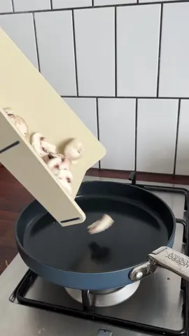 From the chop straight into the pot 🧑‍🍳 The original folding chopping board you need in your kitchen. #josephjoseph #KitchenHacks #kitchengadgets #cookingprep #tiktokmademebuyit #homegadgets #choppingboard #cooking #cooktok Chopping board Kitchen gadgets Amazon kitchen finds