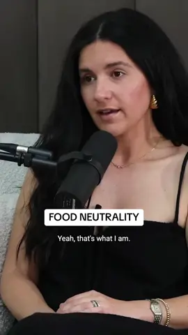 Healing our relationship to food ❤️‍🩹 From the Okay Sister podcast episode: How to Feel Confident in a Bathing Suit This Summer  Link in bio to watch the full episode on YouTube or listen wherever you get your podcasts 🎥🎧  Wearing all @Whimsy + Row  #relationshipwithfood #mindful #foodjourney #healingprocess mindful eating