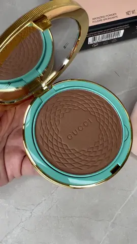 GUCCI BRONZER 🩵  #la_bella_beauty_accessoires_  #guccibeauty  #guccilove  #guccibronzingpowder  #guccibronzer 