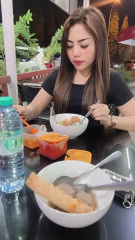 🤣🤣🤣 #fypシ #makanmalam #bakso #restarea #jawatimur 