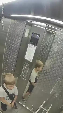 And that’s why we don’t pee on the elevator  #liftdoc 🎥 tipich_belorechensk #elevator #bluecollar #fyp #elevatormechaniclife #elevatortechnician #lift #elevators  #elevatormechanic #otis