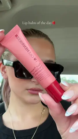 Lip balm of the day @Olehenriksen 🍓 Strawberry Sorbet #olehenriksen #plumpinglipbalms #lipbalmswatch #lipbalm #strawberrymakeup #strawberrylips #plumplips #howtomakeyourlipsbig 
