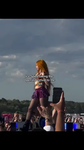 The crowdd😍#icespice #openerfestival #y2ktour #munchkin #viral #trend #fyp 