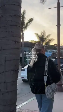 What are ways you add excitement to your routine? #navigatingyourtwenties #worklifebalance #twenties #postgrad #9to5 #thrilladay 