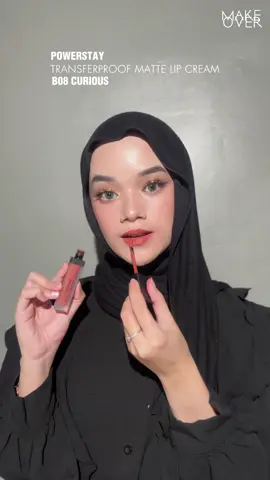 Lihat swatches lengkap Transferproof Matte Lip Cream dari Make Over! 💄✨ #makeoverid #lipswatches #mattelipcream 