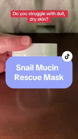 Peach Slices’ snail rescue mask makes me feel so glowy and hydrated! I love that they humanely collect snail mucin rather than hurting innocent little creatures for the sake of skin care! The consistency of this mask is literal jelly. It’s so fun to apply and the results speak for themselves! @Peach Slices #peachslices #peachslicesskincare #peachslicespartner #snailmucin #facemask #skincare #snailmucinessence 