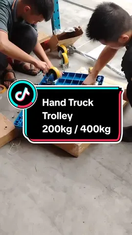 Cara untuk pasang  Hand Truck Trolley 😍😍😍 Heavy Duty Foldable PVC Platform Hand Truck 💥 ✔️ 200kg ✔️400kg Jika anda ingin beli dengan banyak bole hubungi kami utk bertanya harga pemborong 💥 📲 : 011-11131663 #restocking #restock #tiktokautomobile #tiktok #trolley #handtrucktrolley 