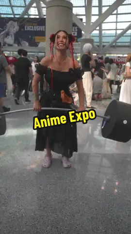 Chun-Li lifting weights ♥️ #viral #fyp #OOTD #foryou #animeexpo2024 #piratetiktok 