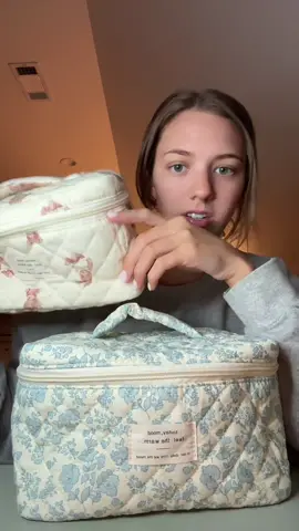 got the viral quilted makeup bags & i approve they are so precious go get one 🤗🤗🤗🤗 #fyp #makeupbag #amazon #amazonfinds #haul #makeup #travel #cosmeticbag