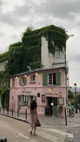 La Maison Rose, located in Montmartre, Paris, is a charming house and restaurant famous for its picturesque pink façade. Situated at the corner of rue des Saules and avenue Junot, it has been a meeting place for renowned artists and writers like Picasso and Gertrude Stein. This iconic spot continues to attract visitors with its bohemian atmosphere and artistic history, making it a must-visit in the historic Montmartre district. #lamaisonrose #montmartre #paris #paris2024 #parisfrance #travelparis #visitparis 
