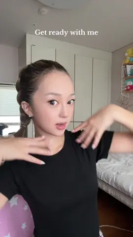 ✨Get Ready with Me: Achieving the Perfect Clean Girl & Glass Skin Makeup Look✨ #GRWM #MakeupRoutine #CleanGirlMakeup #GlassSkin #blowthisuptiktok