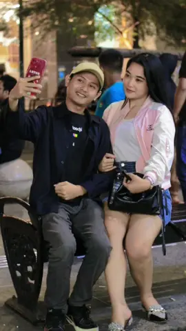 DIPELUK TANTE SIH INI😍💞 #prankvideo #fyp #viraltiktok #prankbaper 