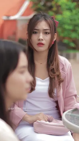 Pick-me girl parah ini mah! Pantas ga punya teman! #SerialTikTok #TikTokTainment #TikTokSeries #TikTokSeriesFuture #Veeka #drama #aurasekartika #suneedaycreative #dramatiktok #viraltiktok #kehidupan #mantan #pacar #pickme #bos 