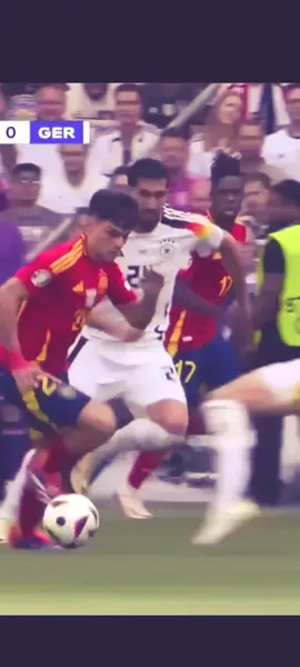 La entrada de Kross a Pedri #crackovia #futbol #tonikross #eurocopa #pedri #Viral 