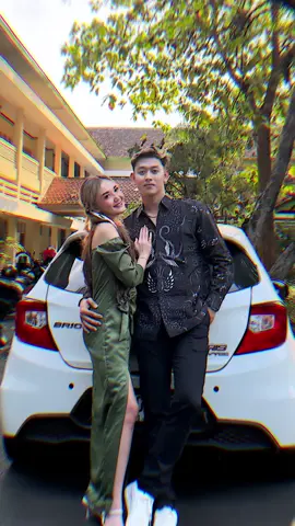 Gak pengen foto ngene ta koen iku🫢🤪 @ya.apriliaaa @Mas yoga 