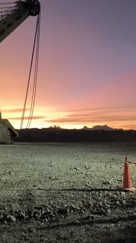 Hermoso amanecer #Antamina fase 10. #Pala11. Terminado la guardia con seguridad 🫡 hora de dormir 🥱