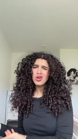 Hab seit Tagen Ohrwurm von dem Lied😭#fürdich #foryou #fürdichpage #viral 