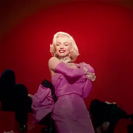 diamonds are a girl’s bestfriend #marilynmonroe #marilynmonroeedit #gentlemenpreferblondes #50s #vintage #oldhollywood #icon #iconic #glam #queen #aftereffects #aftereffectsedits #edit #velocity #foryou #foryoupage #fyp 