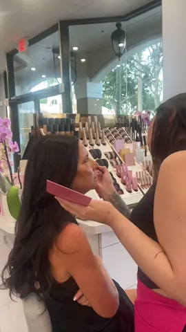 Makeup goals!!! Our super talented makeup artist Sofhia is here almost everyday providing the most elite makeup looks on our guests. From natural and glowy to bold and sexy, we have a plenty of makeup styles to choose from in our look book. Come get your makeup done for any special event or just a simple night out. Mane squeeze members: you get 10% off all makeup services!!! Call 561-367-3919 to book, or click the link in bio 🩷 #bloboca #bloheartsyou #boca #southflorida #makeup #lookbook #inspo #blowdrybar #salon #makeupartist 