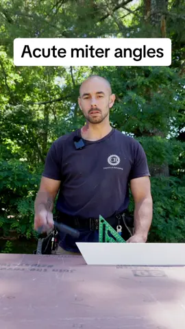 Super simple method to figure out what miter angles you need an acute angle. #remodel #constructiontok #homerenovation #Home ##design #entrepreneur #interiordesign #hardwork #woodworking #renovation #homedecor #tools #DIY #carpentry #work  #homemade #remodeling #hgtv 