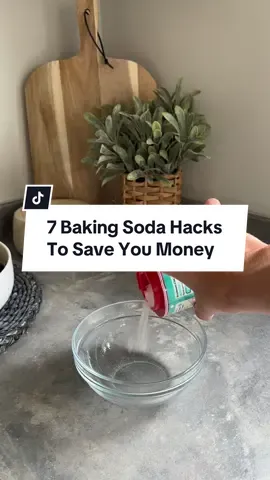 If you’re not using baking soda for cleaning then you’re missing a trick!  These baking soda hacks will save you money and the great thing is its non toxic! #bakingsoda #cleaninghacks #cleaninghack 