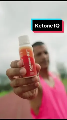 ⚡️El shot de ENERGÍA que no puede faltar en mis entrenamientos. 💪🏽  ☑️Ahora con un sabor mejorado a peach 🍑  ☑️ 100mg de CAFEÍNA NATURAL (del Té Verde 🍵) ☑️ CERO azúcar ❌ ☑️ Vitaminas B6/B12 🔋 🔥Búscalo en mi enlace en la biografía y llévate un 30% OFF 💪🏽Dudas o preguntas me escribes  #ketones #ketoneiq #energy