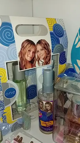 Mary-Kate and ashley bueaty products #olsentwins#sisters#twins#fashion#acting#makeup#purfume#sets#jewelry#olsensisters 