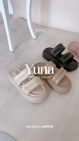 Yang baru dari Lapepa. Nyaman dan empuk dipakai 😍🥰 cuma 100rb terbatas #lapepashoes #sandal #sendalwanita #wedgesandals #sandalplatform #lapepaofficial 