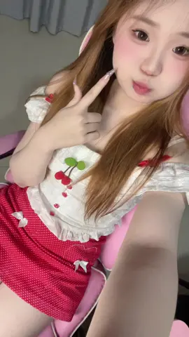 被別的主播揍成小狗啦！來人護駕！