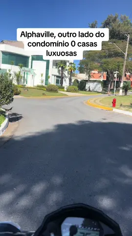 Alphaville, outro lado do condomínio 0, casas luxuosas #alphaville #casaslindas #mansoesdeluxo #tambore #mansoes #mansoesluxuosas #condominiofechado #mansoesincriveis #rico #milhonarios #tambore1 #casasdefamosos #casas #condominios #famosos #famosostiktok #casasluxuosas #semdinheiro 
